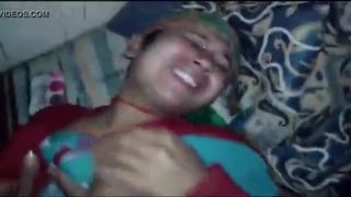 एक कश्मीरी महिला और युवा बालक की चाची का अश्लील वीडियो