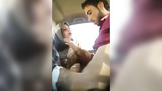 पाकिस्तानी भाभी के साथ रोमांस के साथ उसके कार चालक