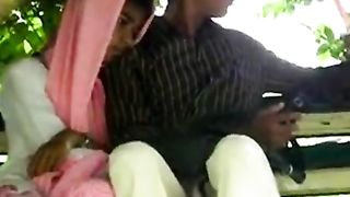ईद के बाद भारतीय लड़की आउटडोर हस्तमैथुन, एमएमएस