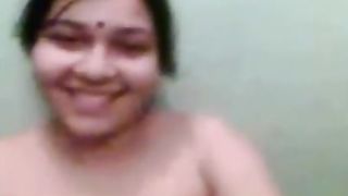 तेलुगु सेक्स वीडियो की एक और गोल-मटोल लड़की