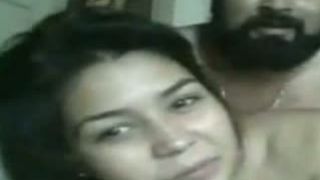 गर्म भारतीय पत्नी वेब कैमरा के साथ ऑनलाइन लीक