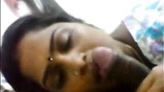 तमिल लड़की निरंजन सेक्स साथी के लिए गहरी blowjob