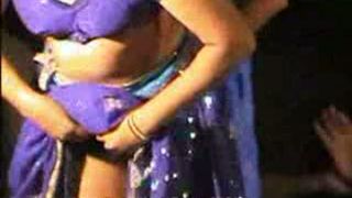 भारतीय लड़कियों की रात 7 स्टेज नृत्य