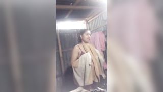 भारतीय सेक्सी भाभी स्नान एमएमएस दर्ज की गई