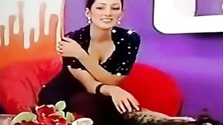 पाकिस्तानी पठान लड़की Mahera हॉट क्लीवेज शो के दौरान टीवी शो!