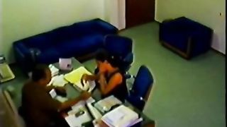 भारतीय एमएमएस घोटालों फर्म के निदेशक छिपे हुए कैमरे द्वारा पकड़ा के दौरान कार्यालय में सेक्स