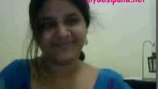 बेहद हॉट गुजराती लड़की नादिया पर cam3