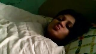 भारतीय सेक्सी लड़की पहली बार कैम पर उसके प्रेमी