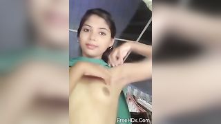 टॉपलेस लड़की से जयपुर में एक वीडियो सेक्स