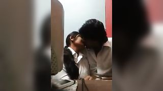 नि: शुल्क भारतीय अश्लील वीडियो किशोर लड़की के साथ प्रेमी