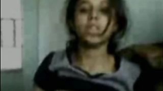 नि: शुल्क भारतीय अश्लील छात्रावास लड़कियों दिखा स्तन ब्रा में