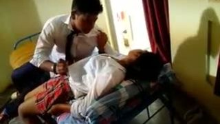 देसी सेक्स वीडियो कॉलेज लड़की सेक्स प्रेमी के साथ