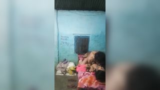 देसी भारतीय पत्नी सेक्स के साथ Zamindars बेटा पकड़ा