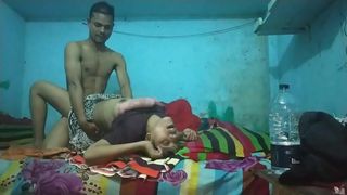 देसी गांव का सेक्स एमएमएस की विशेषता विवाहित महिला और युवा पड़ोसी