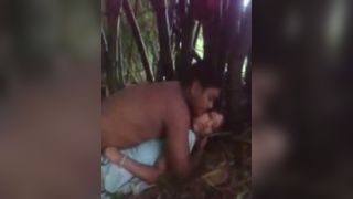 घर का सेक्स एमएमएस से गाँव की लड़की प्रेमी द्वारा गड़बड़