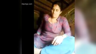 देसी विलेज भाभी के सेक्सी भोसड़े की वीडियो सेल्फी