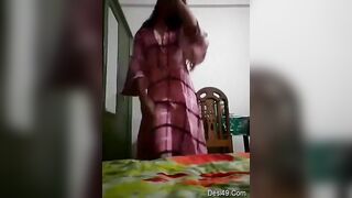 इंडियन लड़की ने बनाया अपना न्यूड वीडियो