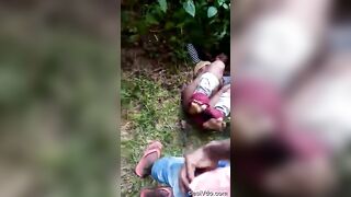 गांव वाली लड़की को जंगल में लाकर उसकी चुदाई का वीडियो बनाया