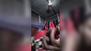 बूब्सवाले हिजड़े की गांड चुदुअई का हिंदी पोर्न वीडियो