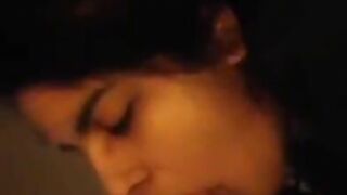 बड़ा देसी लंड सक करती एनआरआई गर्ल का सकसेक्स वीडियो