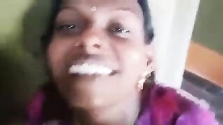 ब्लोवजोब के बाद तेलुगू भाभी का काला मुंह सफेद वीर्य से भर दिया
