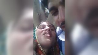 राजस्थानी भाभी आउटडोर सेक्स अपने प्रेमी के साथ