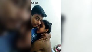 देसी TikTok लड़की सेक्स प्रेमी के साथ में स्नानघर