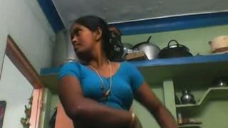 गर्म शौकिया लड़की दिखा स्तन और बिल्ली नि: शुल्क सेक्स एमएमएस वीडियो