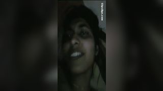 सेक्स वीडियो के साथ भारतीय कॉलेज लड़की के साथ मास्टर की छुट्टी के दौरान यात्रा