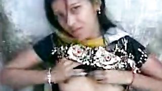 देसी सेक्सी लड़की शिल्पा त्वरित सेक्स के साथ उसके भाई