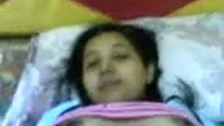 भारतीय सेक्स वीडियो क्लिप के साथ कॉलेज लड़की चूसने और कमबख्त के साथ