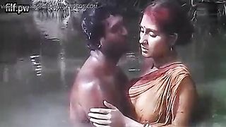 सेक्सी भारतीय अभिनेत्री रूपा दिखा रहा है भारतीय फिल्म में
